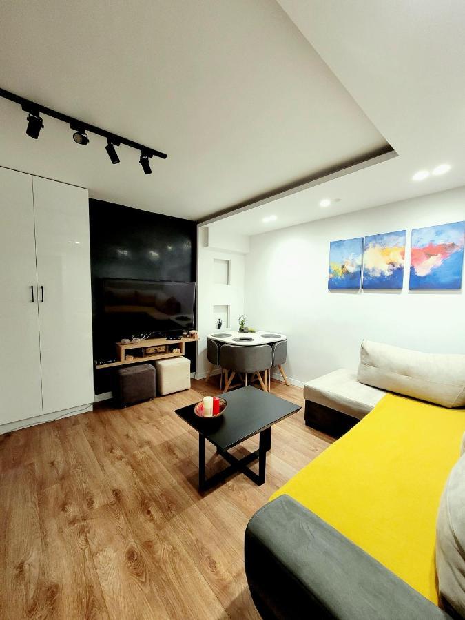Loi Apartment Sarandë Exterior foto